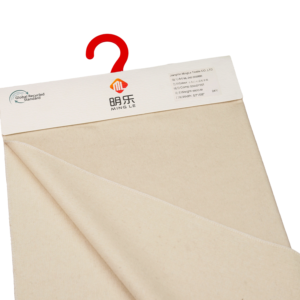 50% 羊毛、40% 聚酯纤维、10% 其他纤维、680G/M、米色、水晶羊毛单面涂层、ML-242-2050680