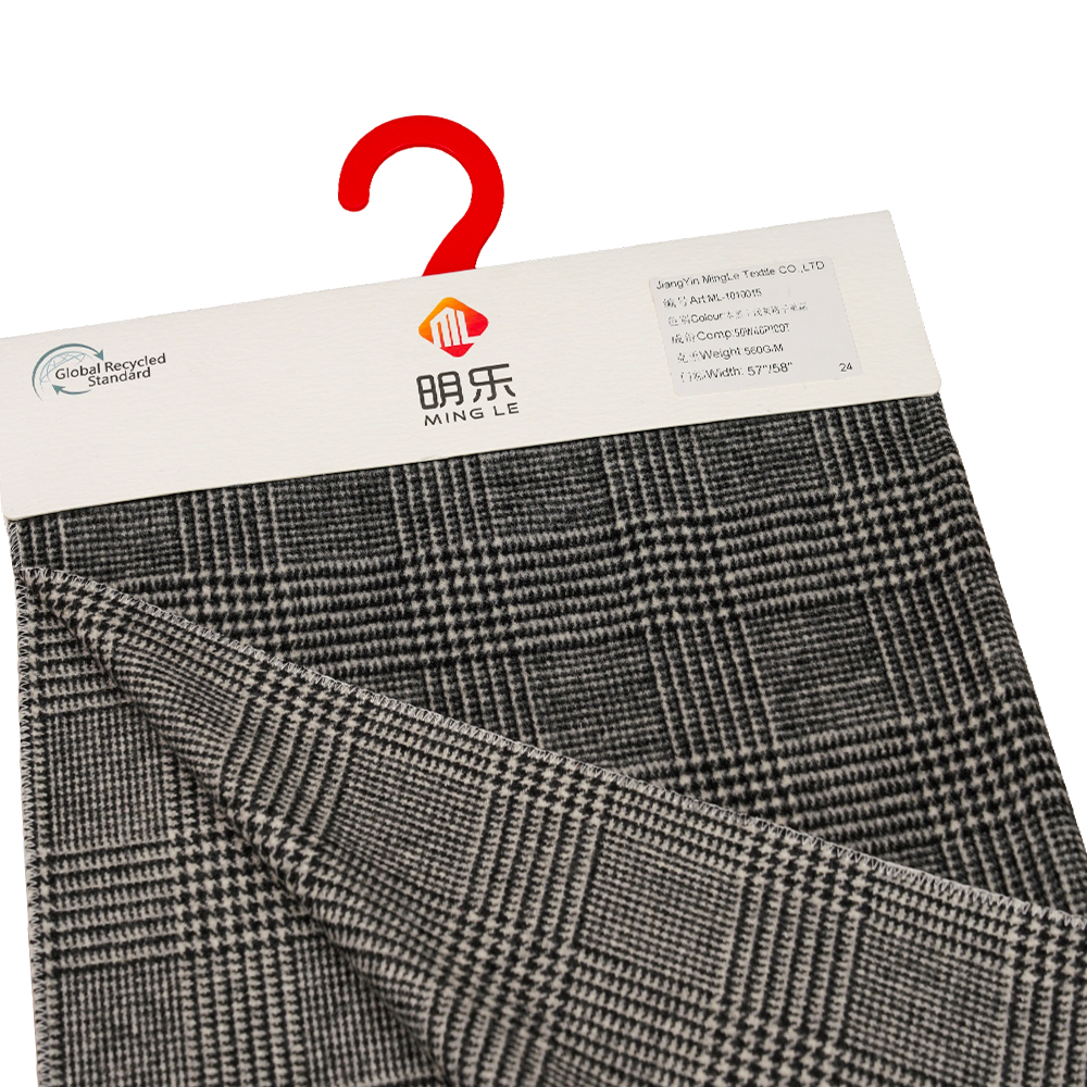 50% 羊毛、40% 聚酯纤维、10% 其他纤维、560G/M、黑色 + 浅灰色、格子单面覆膜羊毛织物、ML-1010015