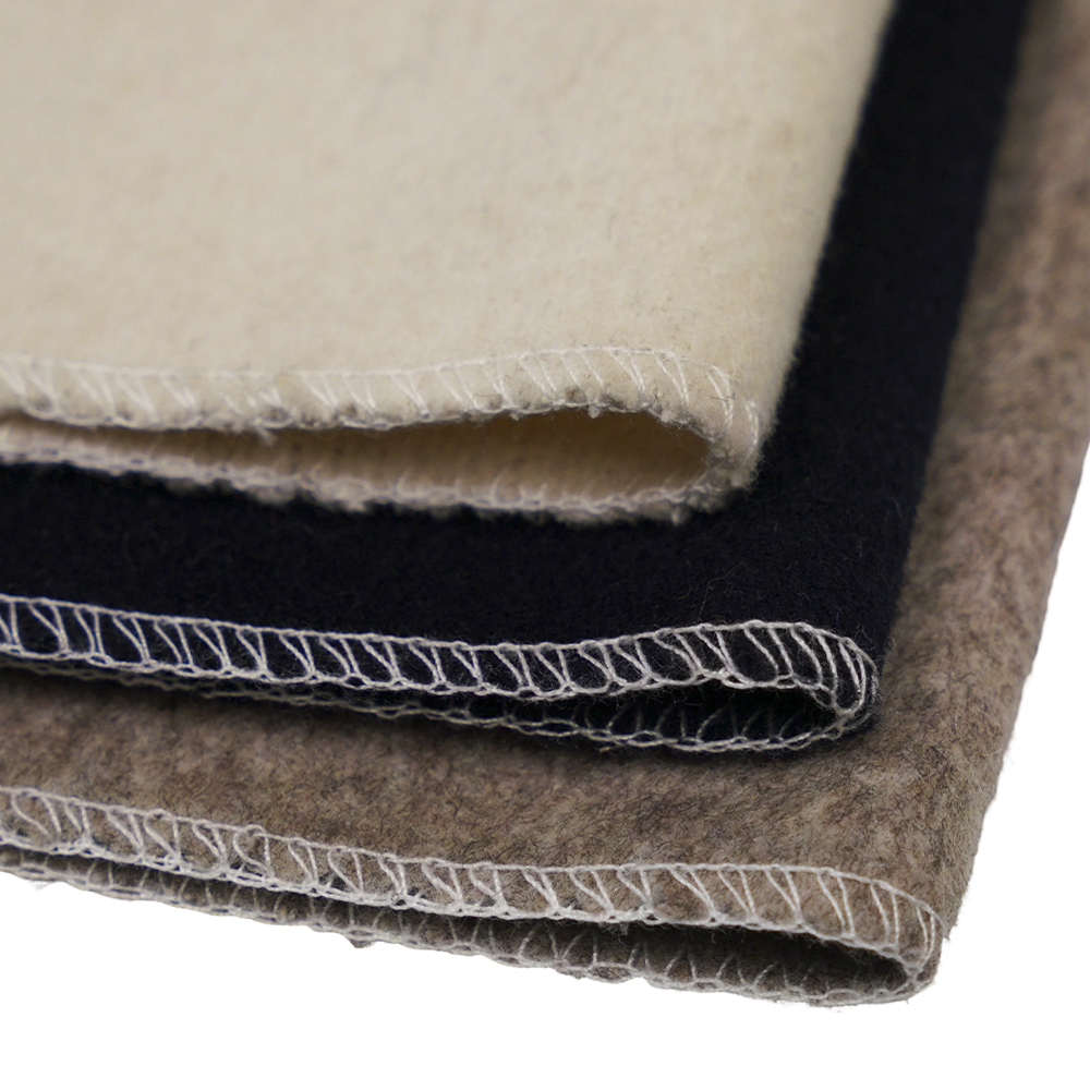 50% 羊毛、40% 聚酯纤维、10% 其他纤维、680G/M、米色、水晶羊毛单面涂层、ML-242-2050680