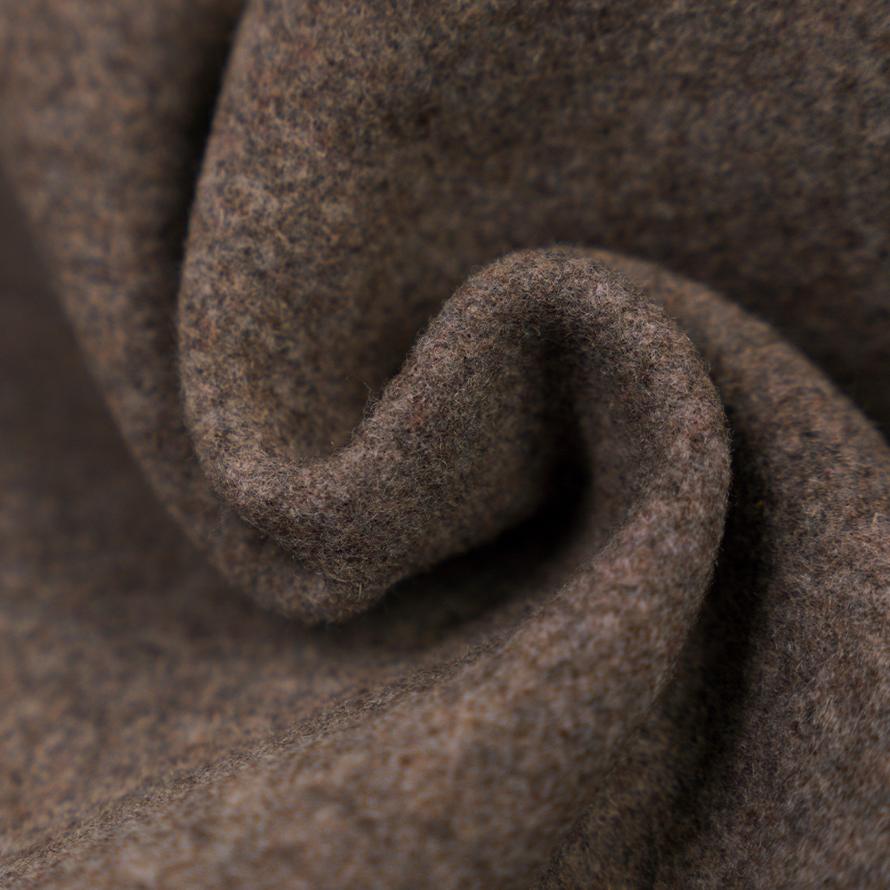 70% 羊毛、10% 羊绒、10% 聚酯纤维、10% 其他纤维、670G/M、混合咖啡、梅尔顿面料、ML-232270-670
